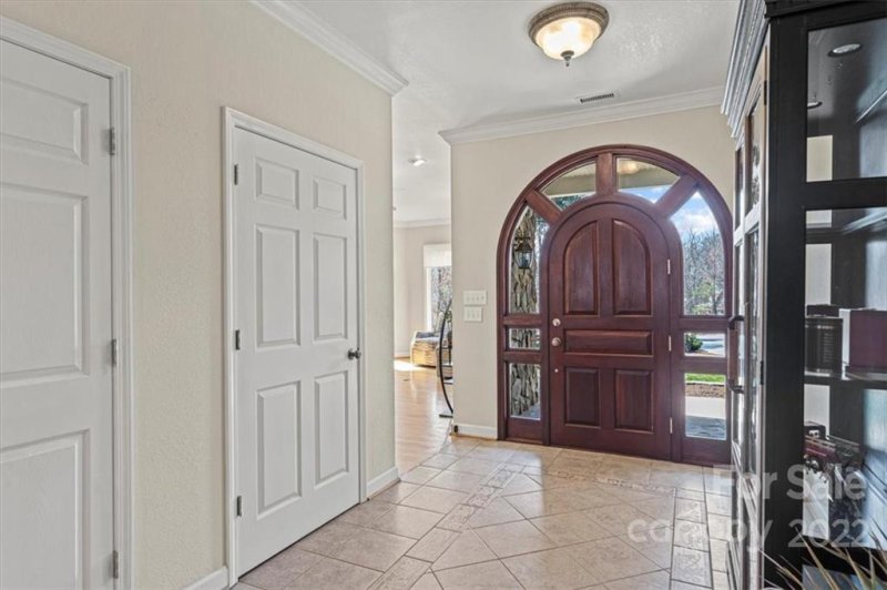 Property image 4 at 304 Oak Knoll, Hildebran, NC 28637