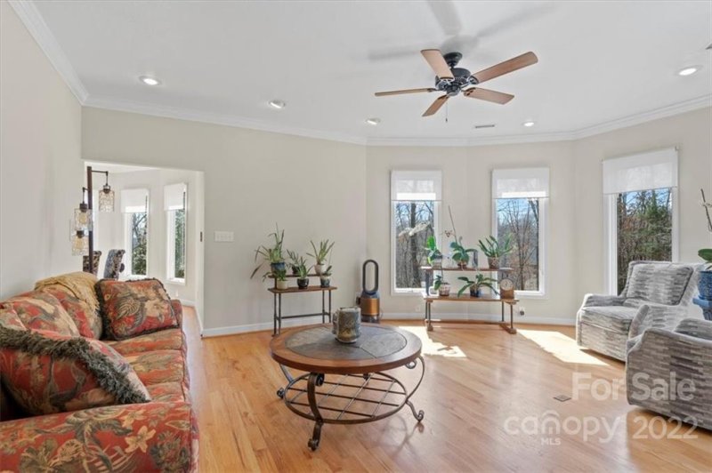 Property image 5 at 304 Oak Knoll, Hildebran, NC 28637