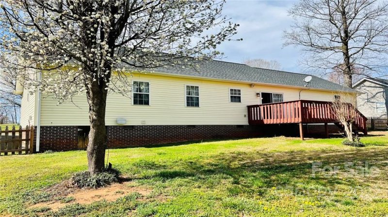 Property image 3 at 1959 Redberry Lane, Conover, NC 28613