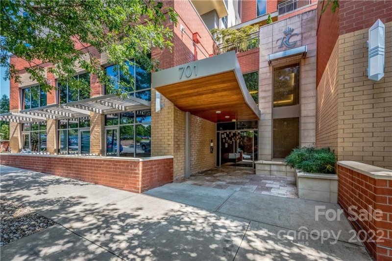 Property image 2 at 701 Royal Court, Charlotte, NC 28202