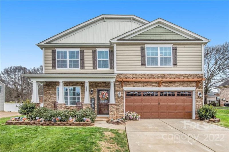 Property image 2 at 104 Meadow Stream Drive, Mount Holly, NC 28120