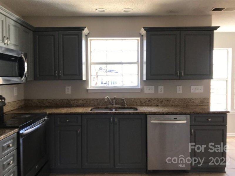 Property image 2 at 3012 Firewood Drive, Matthews, NC 28105