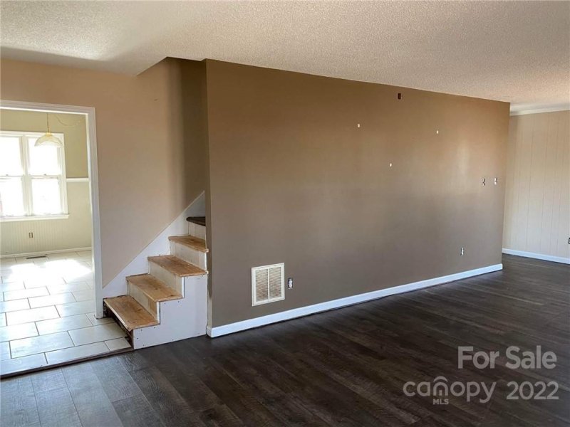 Property image 4 at 1921 Woodridge Drive, Hickory, NC 28602