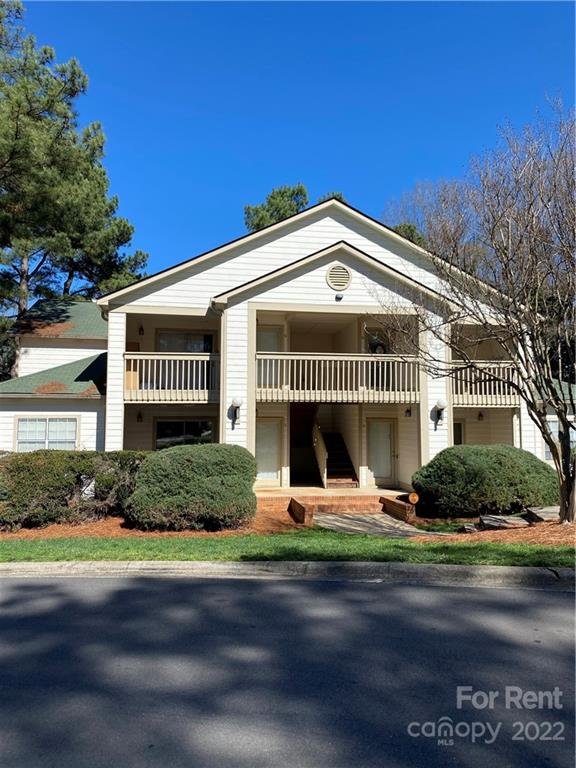 1041 Churchill Downs Court