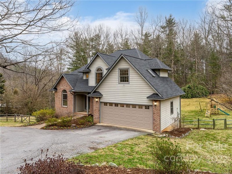 Property image 2 at 205 Weston Way, Asheville, NC 28803