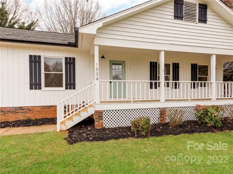 Property image 3 at 1504 2nd Street, Conover, NC 28613