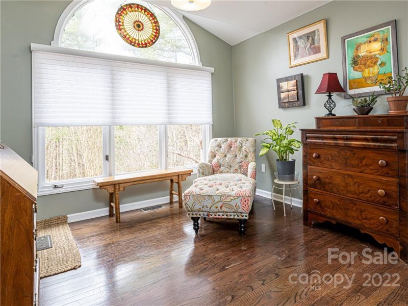 Property image 5 at 20 Moriah Lane, Asheville, NC 28803