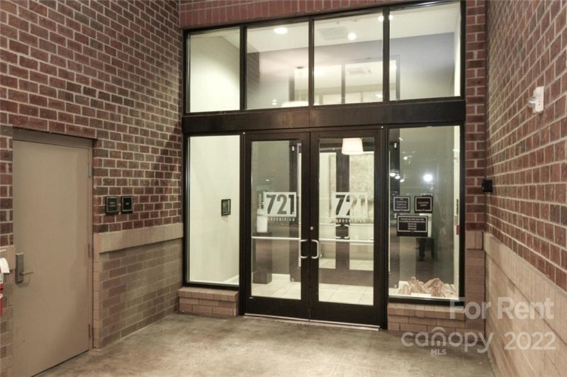 Property image 4 at 721 Governor Morrison Street, Charlotte, NC 28211