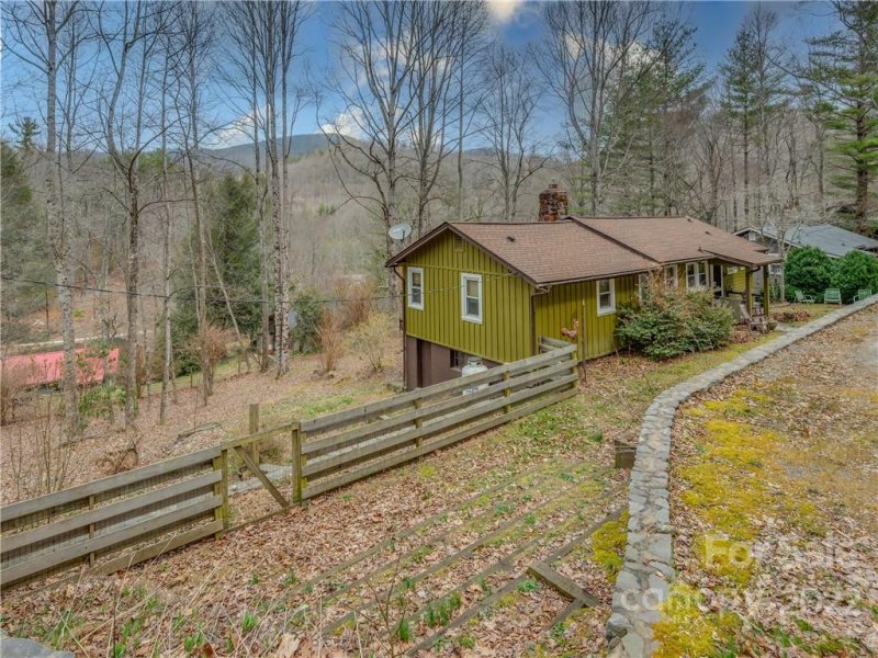 Property image 3 at 427 Chestnut Hill Loop, Gerton, NC 28735