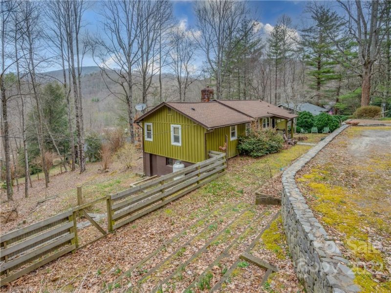 Property image 4 at 427 Chestnut Hill Loop, Gerton, NC 28735