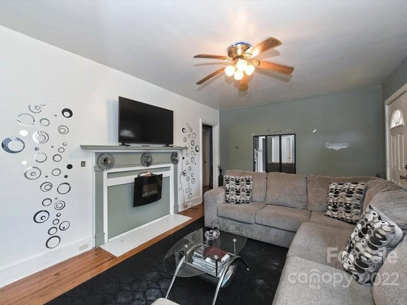 Property image 4 at 2429 Remount Road, Charlotte, NC 28208