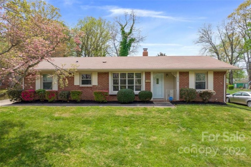 1424 Standish Place