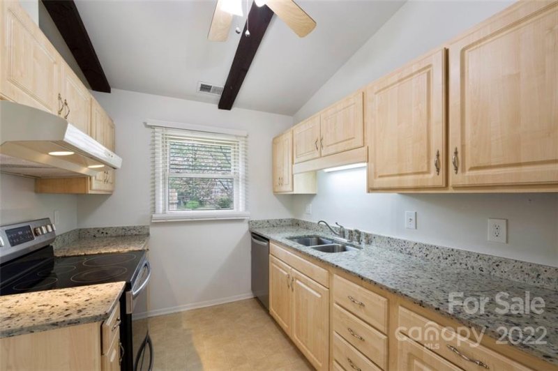 Property image 3 at 1424 Standish Place, Charlotte, NC 28216