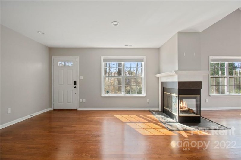 Property image 3 at 8401 Southgate Commons Drive, Charlotte, NC 28277