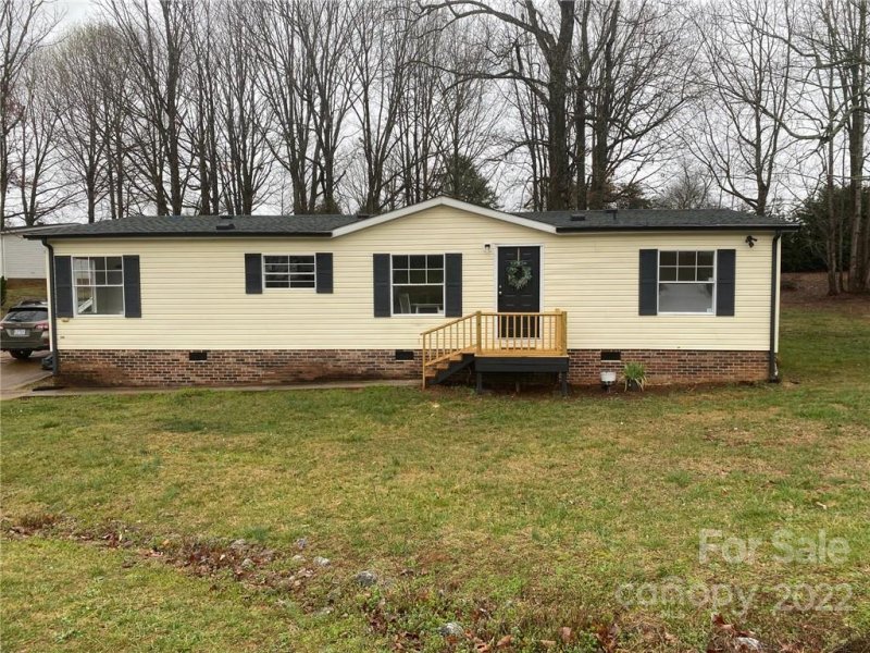 Property image 2 at 3464 Rock Creek Drive, Newton, NC 28658