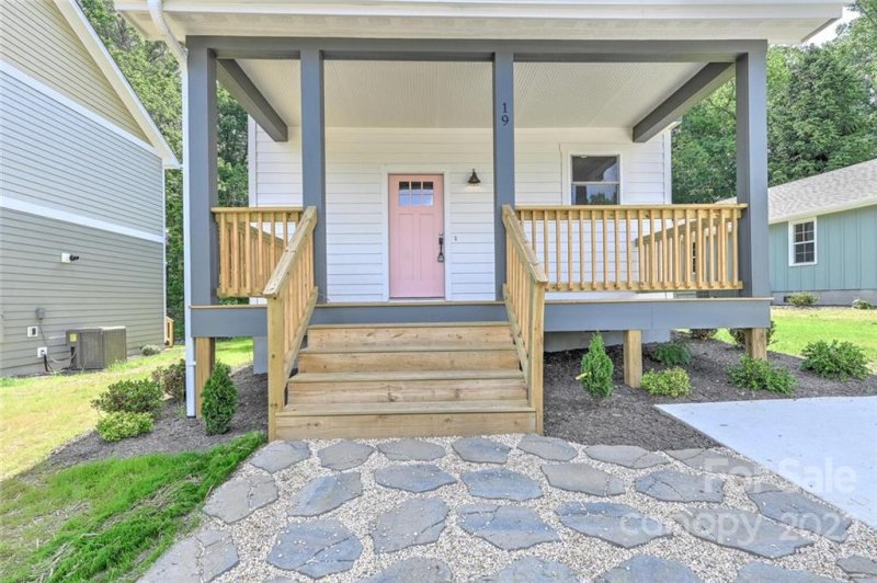 Property image 4 at 19 Loblolly Lane, Asheville, NC 28803