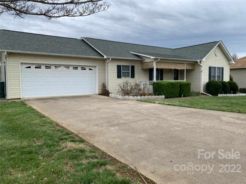 1425 Farmington Hills Drive