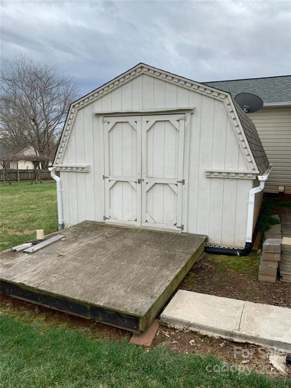 Property image 4 at 1425 Farmington Hills Drive, Conover, NC 28613