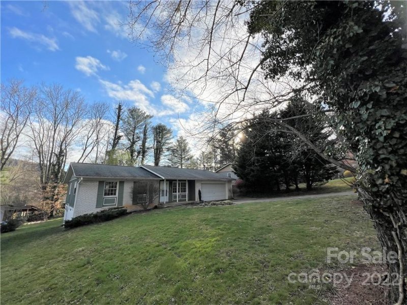 Property image 4 at 7 Brookcliff Drive, Asheville, NC 28804