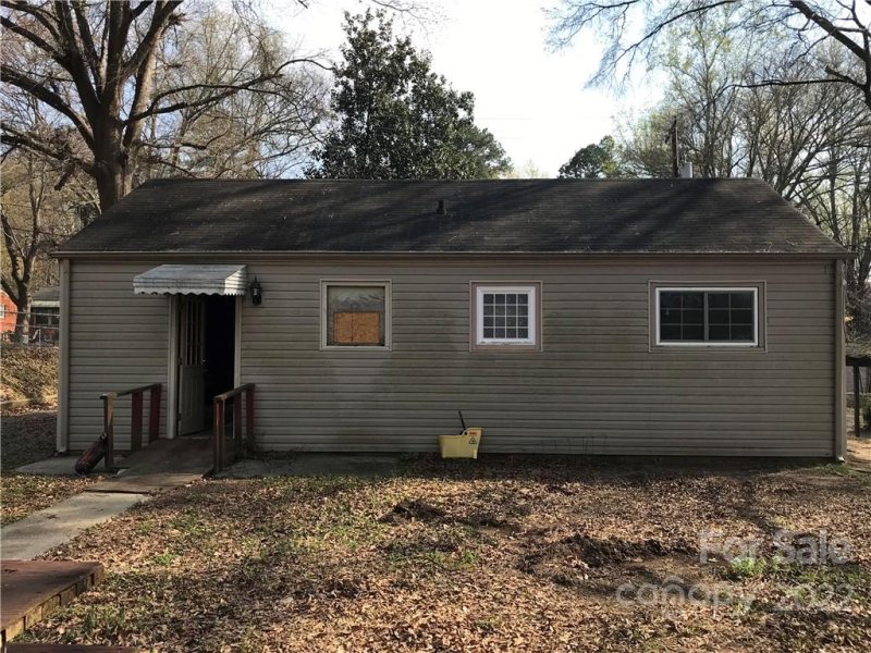 Property image 2 at 814 Circle View Drive, Gastonia, NC 28054