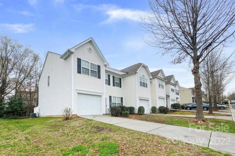 Property image 2 at 7148 Abbotts Glen Drive, Charlotte, NC 28212