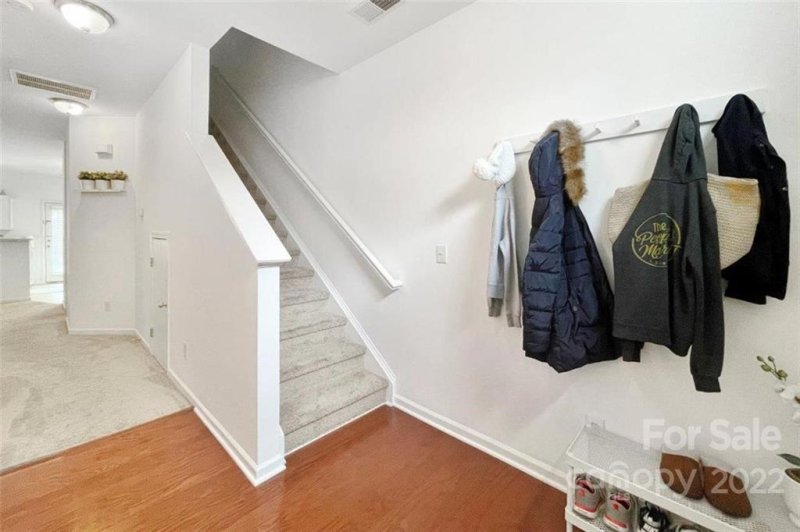 Property image 4 at 7148 Abbotts Glen Drive, Charlotte, NC 28212