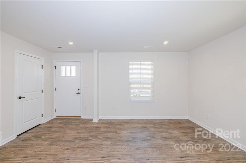 Property image 4 at 1225 Ashbury Street, Charlotte, NC 28216