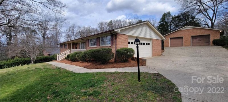 3136 Denwood Lane