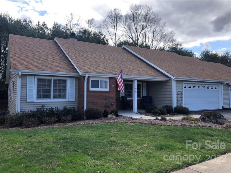 1042 Saddlebrook Drive