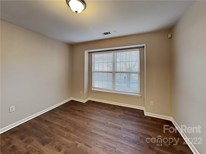 Property image 4 at 3810 Brookchase Lane, Charlotte, NC 28205