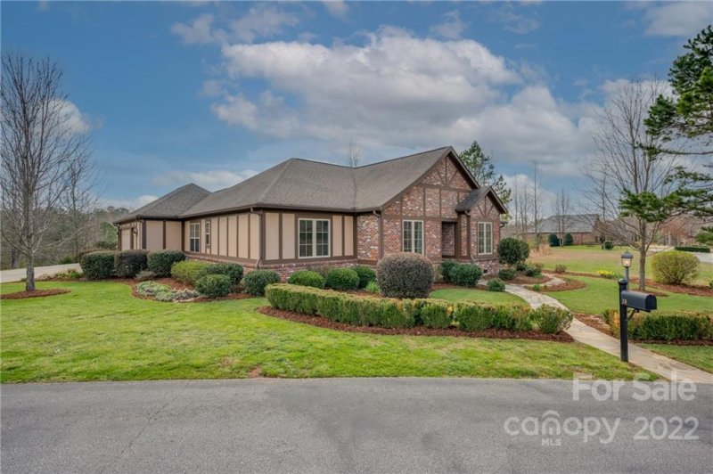 Property image 3 at 28 Hollymoorside Drive, Columbus, NC 28722