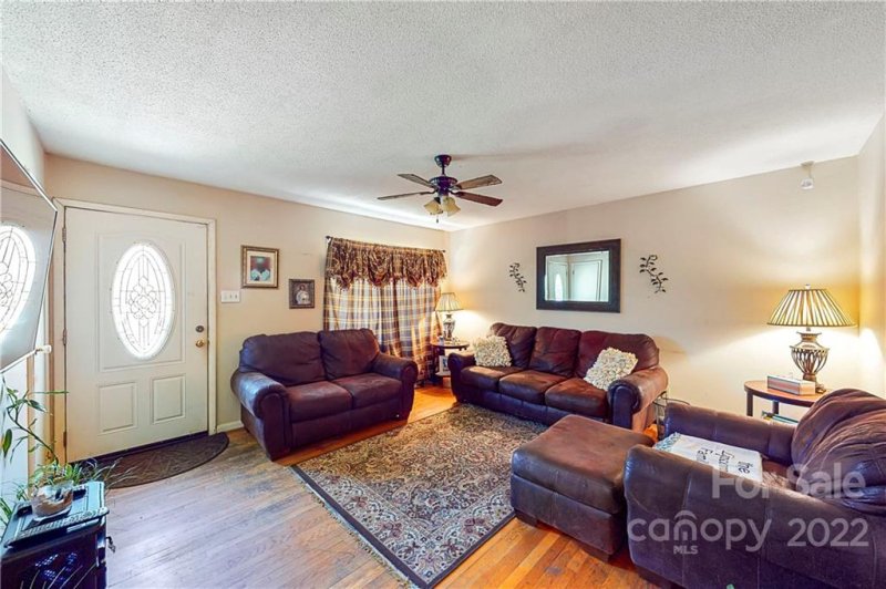 Property image 2 at 615 Tompkins Court, Gastonia, NC 28054
