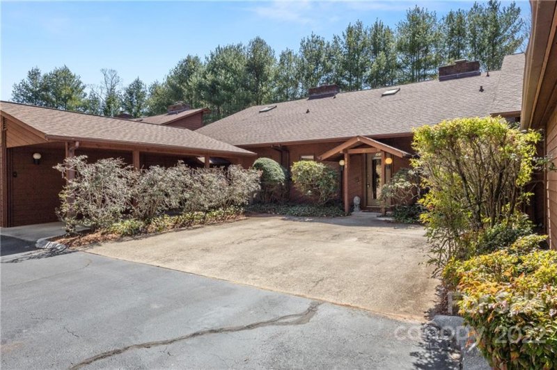 Property image 2 at 303 Woodfield Drive, Asheville, NC 28803