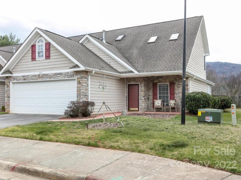 Property image 2 at 843 West Pointe Drive, Asheville, NC 28806