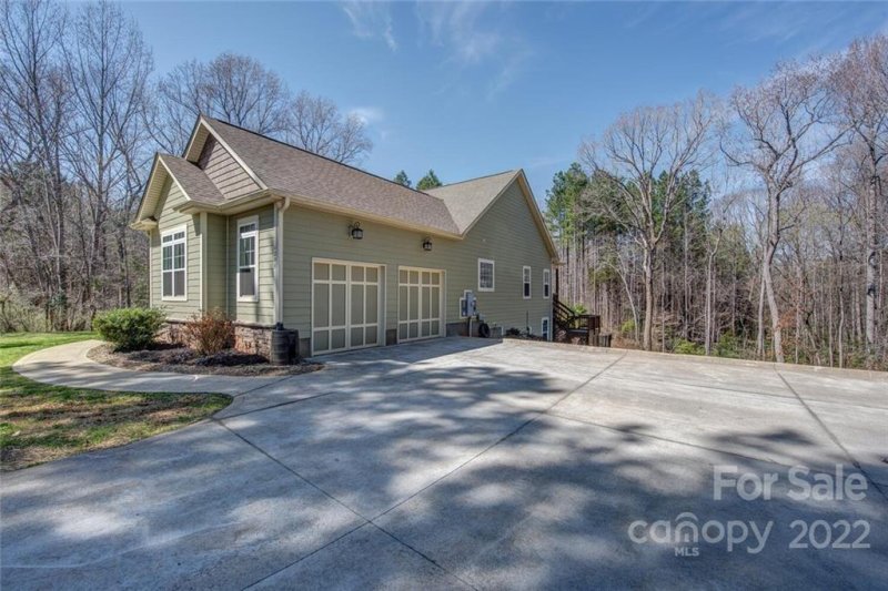 Property image 4 at 6208 Bellingham Drive, Mount Holly, NC 28120