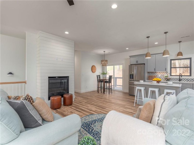 Property image 4 at 20 Oak Mountain Drive, Leicester, NC 28748