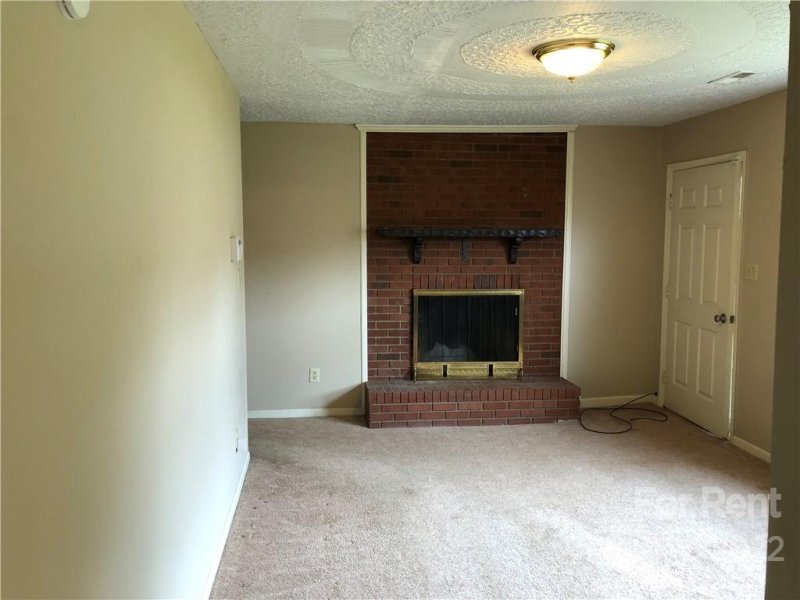 Property image 2 at 810 S Laurel Street, Lincolnton, NC 28092
