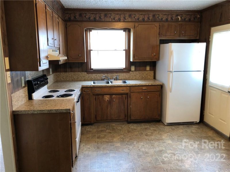 Property image 4 at 810 S Laurel Street, Lincolnton, NC 28092