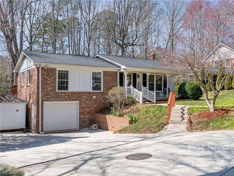 Property image 3 at 263 Foxcroft Drive, Asheville, NC 28806