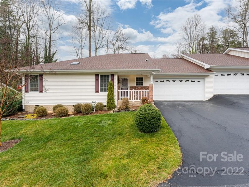 Property image 2 at 194 Allen Paul Drive, Hendersonville, NC 28791