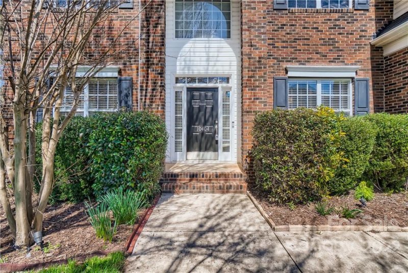 Property image 2 at 10404 Kilchurn Court, Charlotte, NC 28277