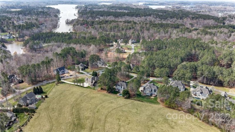 Property image 3 at 112 Whispering Cove Court, Mooresville, NC 28117