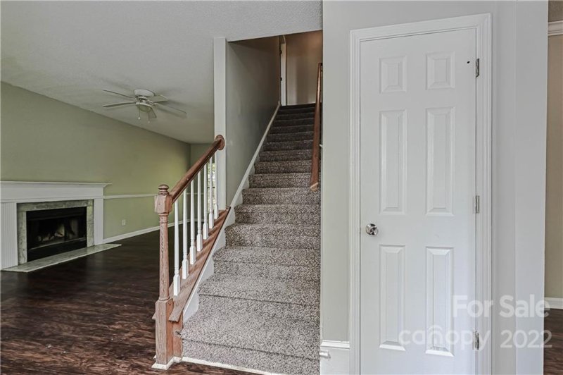 Property image 2 at 912 Jordans Pond Lane, Charlotte, NC 28214