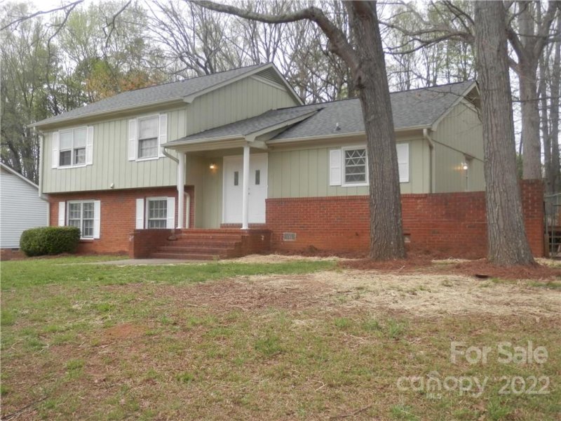 Property image 2 at 7515 Riding Trail Road, Charlotte, NC 28212