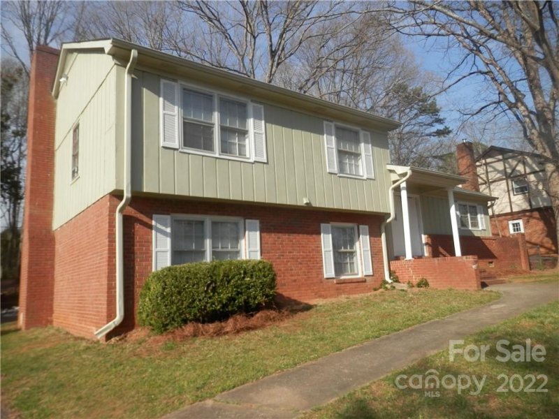 Property image 3 at 7515 Riding Trail Road, Charlotte, NC 28212