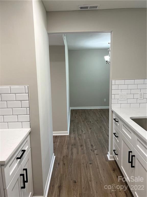 Property image 3 at 8011 Cedar Glen Drive, Charlotte, NC 28212