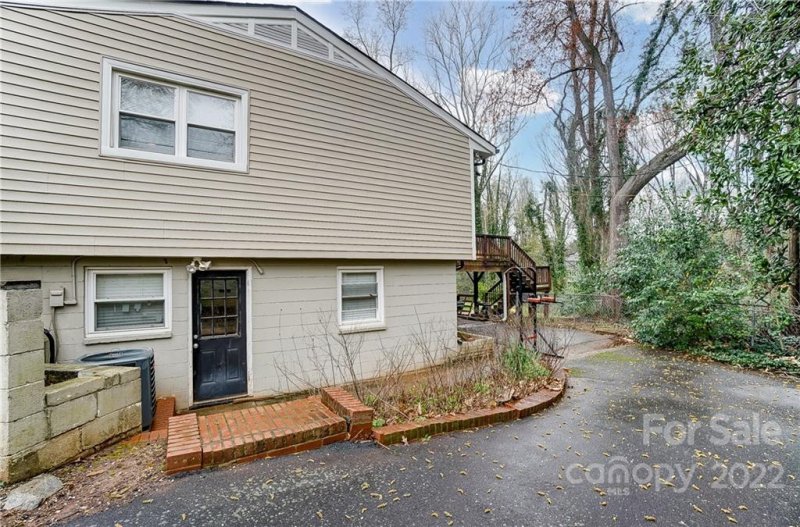 Property image 4 at 1001 Sewickley Drive, Charlotte, NC 28209