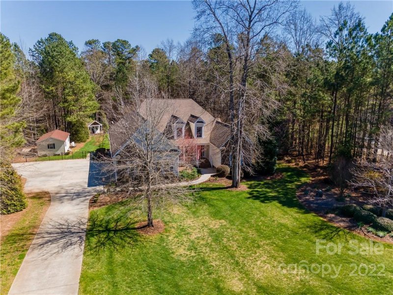 Property image 2 at 911 Silver Charm Lane, York, SC 29745