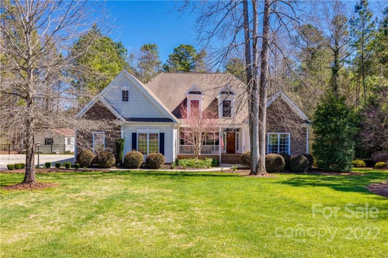 Property image 3 at 911 Silver Charm Lane, York, SC 29745