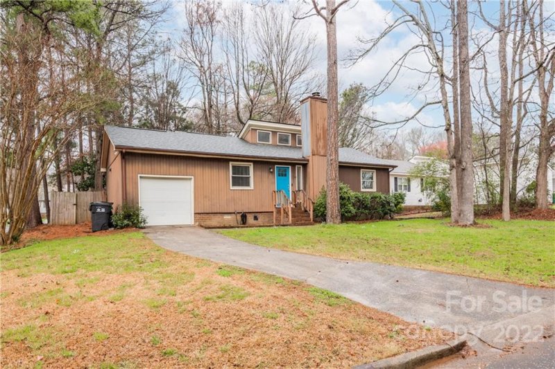 Property image 2 at 5101 Rolling Oak Lane, Charlotte, NC 28227